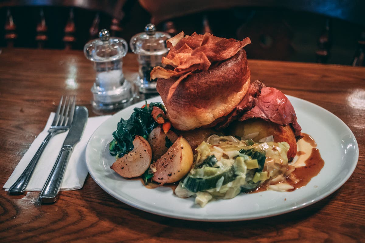 Bristol pub’s Sunday lunch so popular it’s booked up until 2023 The